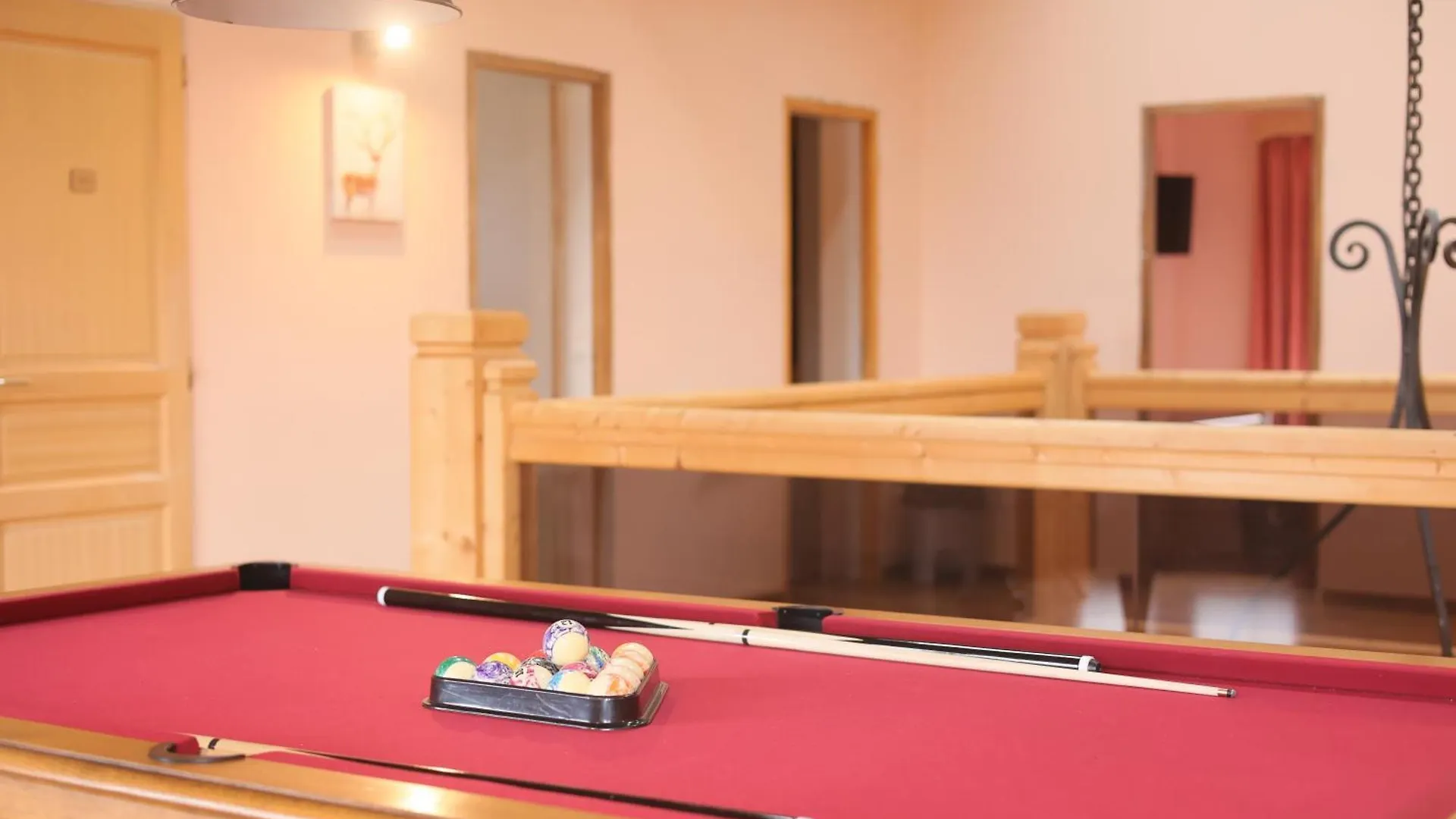 ليز أنغلز Chez Maguy Chambres D'Hotes 0*, Les Angles (Gard) فرنسا