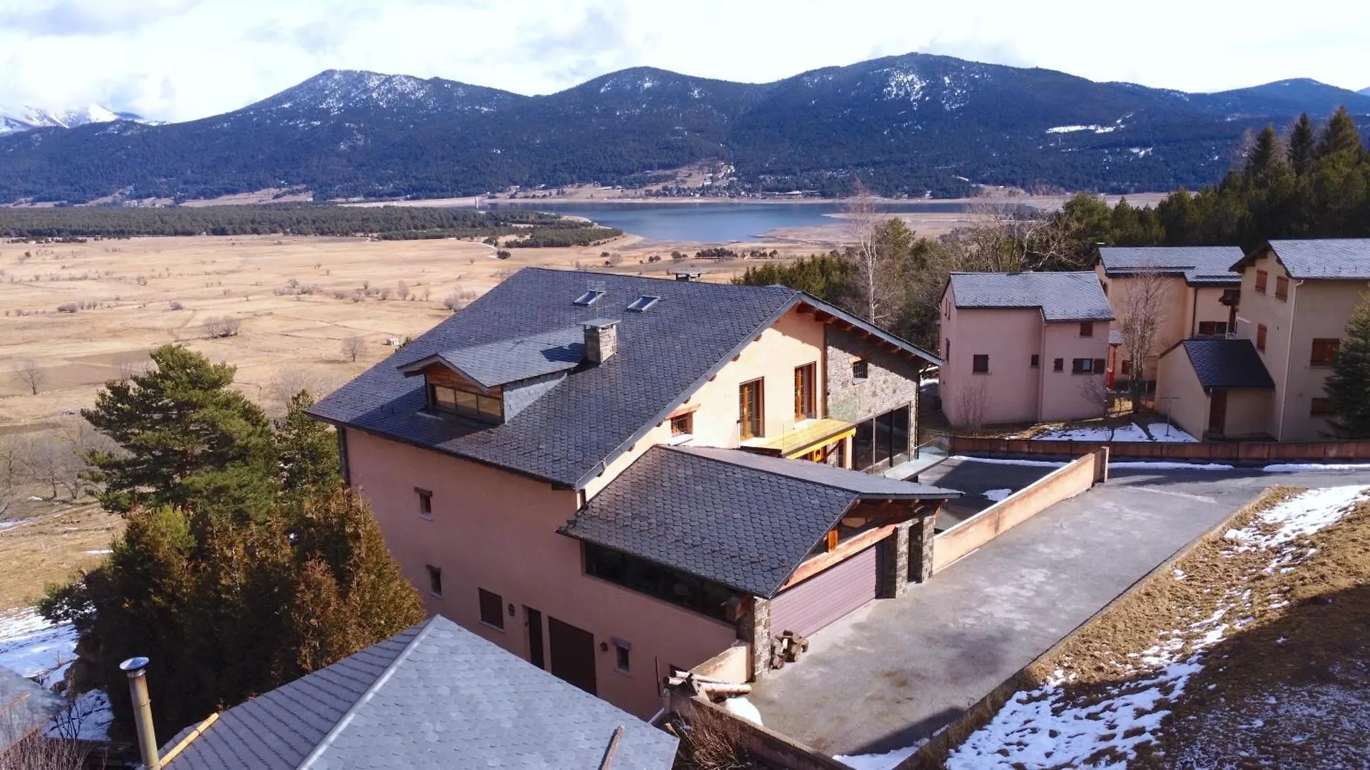 ليز أنغلز Chez Maguy Chambres D'Hotes 0*, Les Angles (Gard) فرنسا