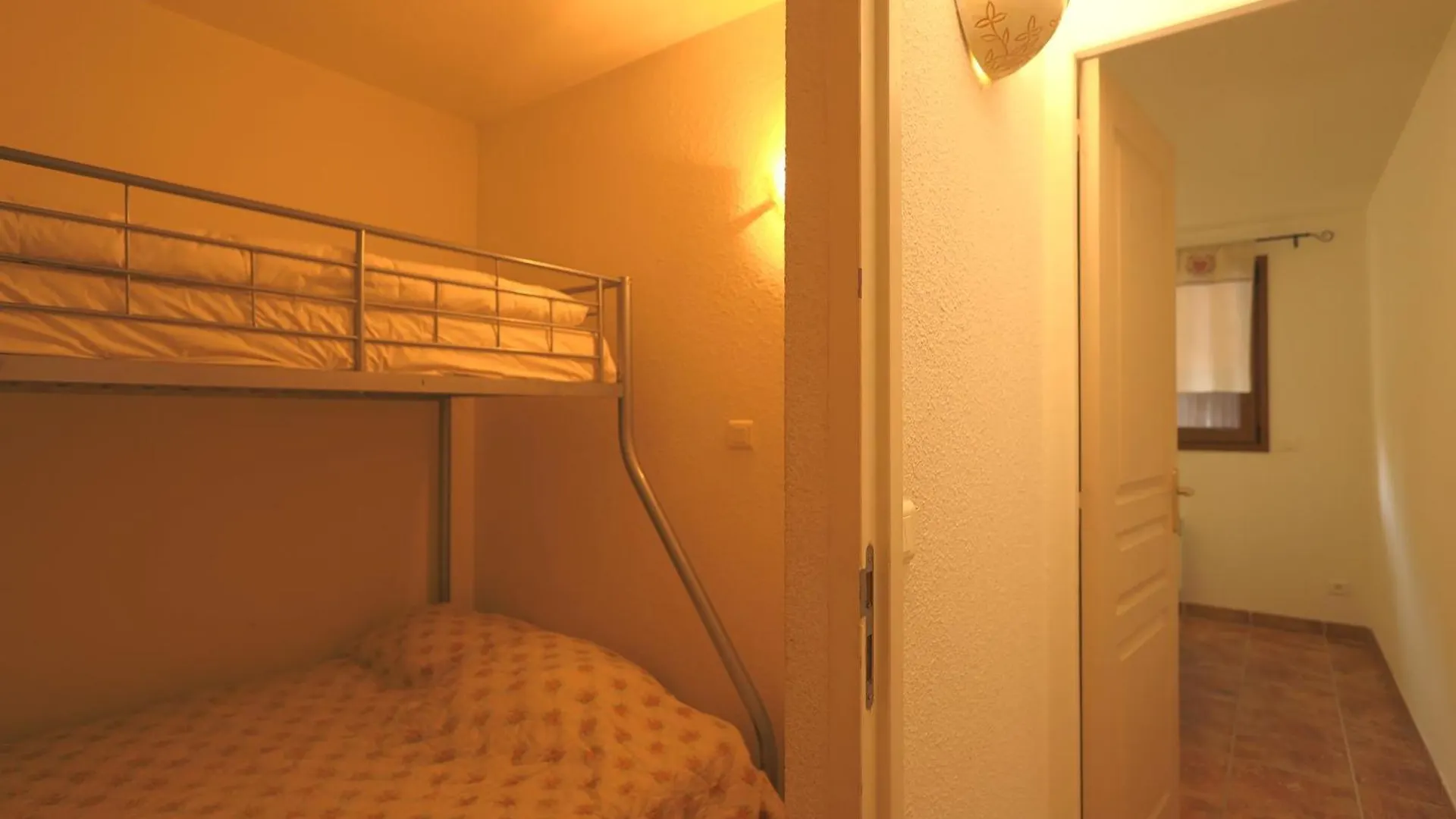 ليز أنغلز Chez Maguy Chambres D'Hotes Les Angles (Gard)