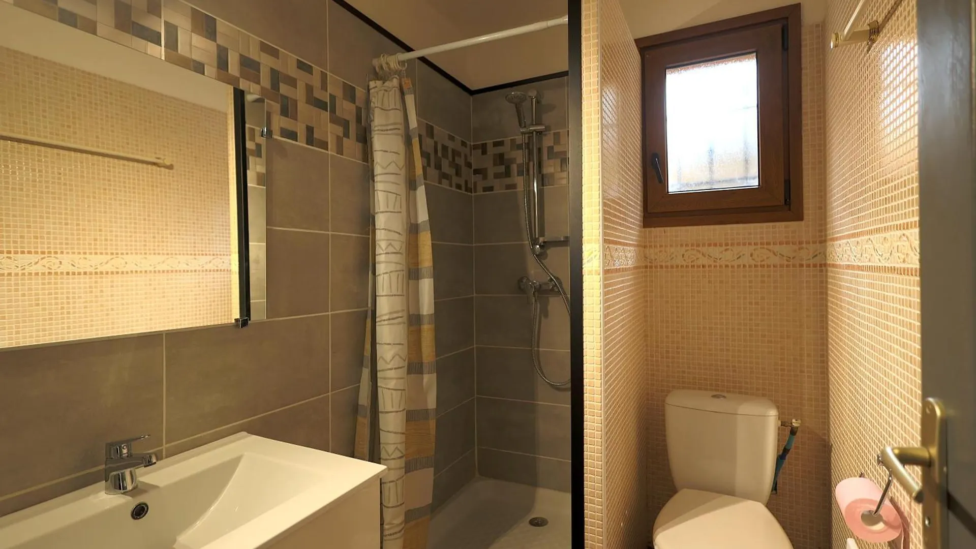 فندق مبيت وإفطار ليز أنغلز Chez Maguy Chambres D'Hotes